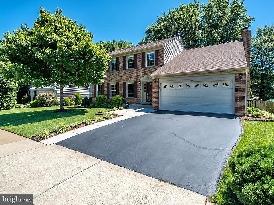 1st image of 4409 Woods Edge Ct