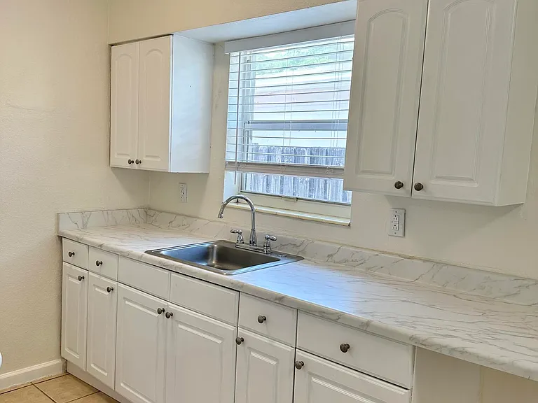 1409 NW 2nd Ave #1-2 — Photo 9