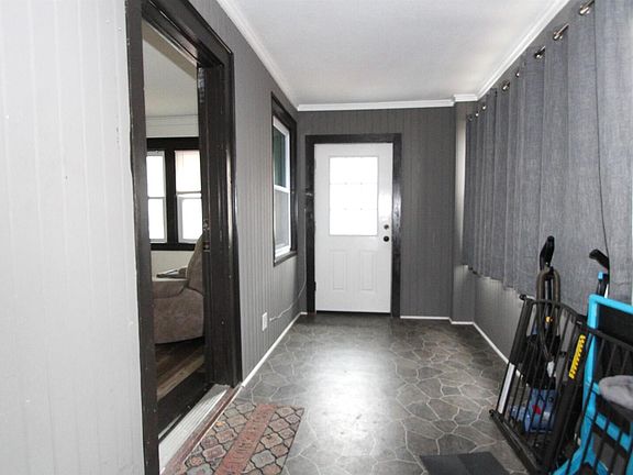 4th image of 729 S 8th St