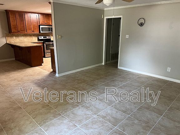 4th image of 2316 Demaret Dr