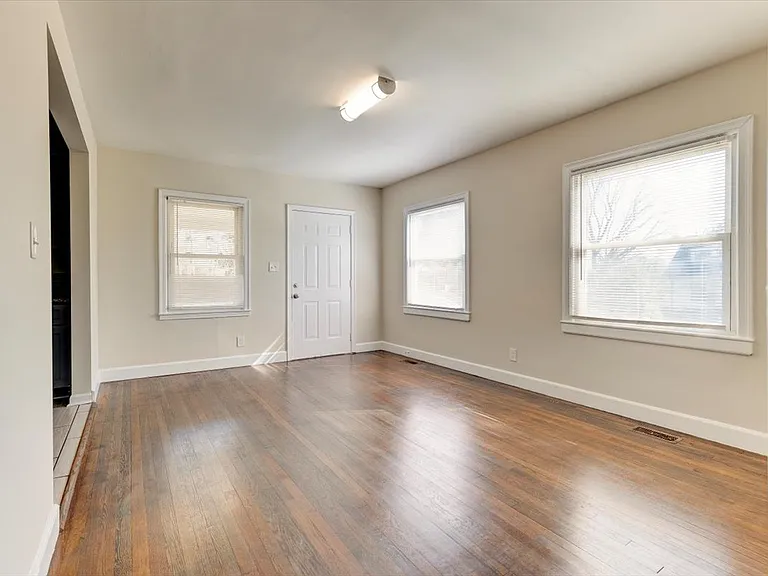 1242 Fordham Rd — Photo 12