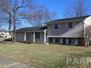 305 Barbara Pkwy, Washington, IL 61571