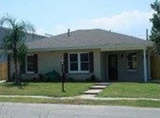 202 1st St, Chalmette, LA 70043