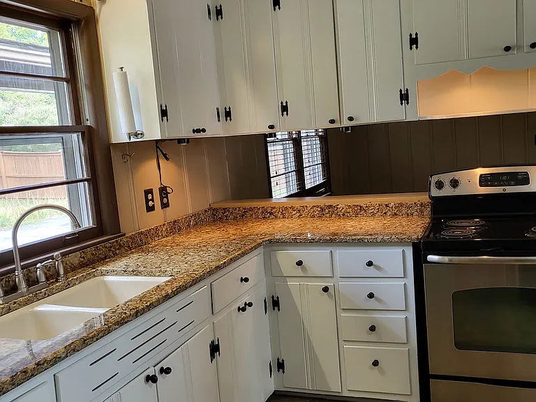 520 Oakley Dr — Photo 9