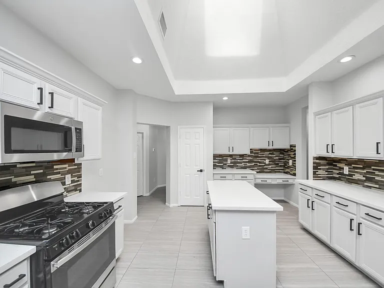 8322 Adler Lake Dr — Photo 16