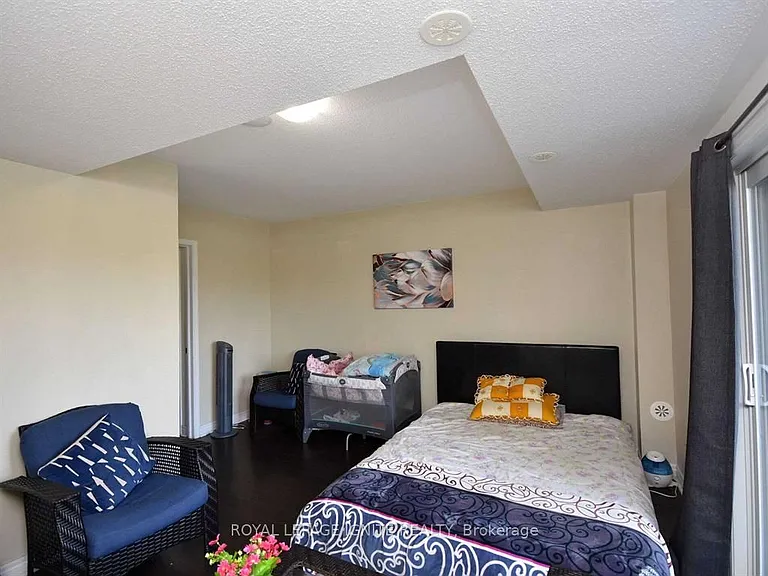 40 Cedar Lake Cres — Photo 39