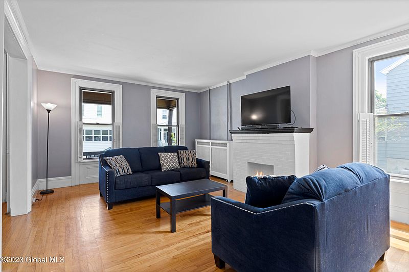 3rd image of 1341 5th Avenue