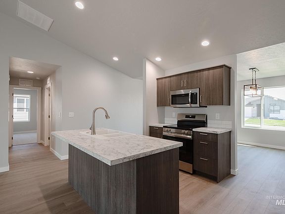 5th image of 18217 N Lion Head Ave