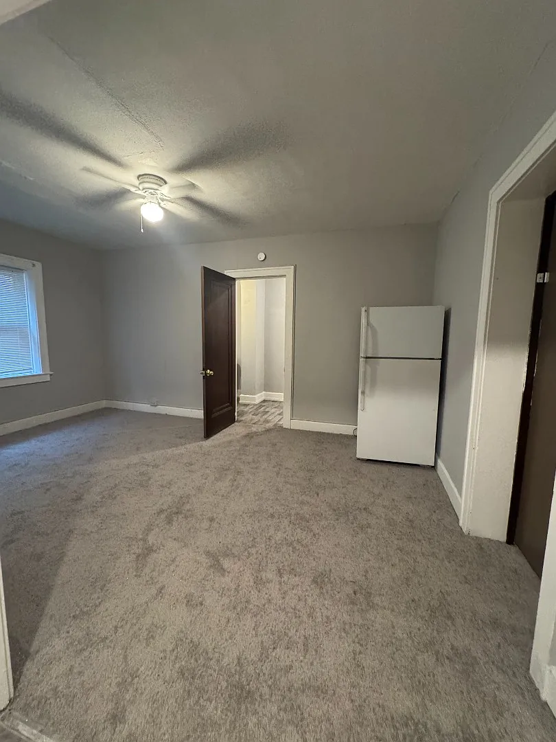 Cozy Studio Retreat in Toledo Affordable Comfort at 700 Spencer St — Photo 4