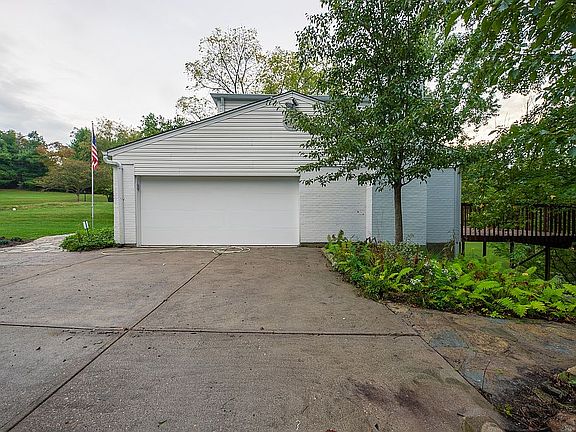 3rd image of 10610 Thistlewood Ct