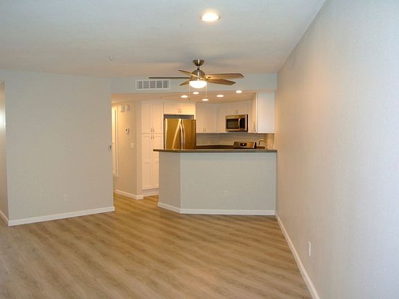 5th image of 600 N The Strand Unit 38
