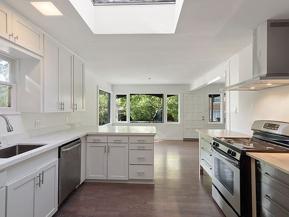 3rd image of 74 Berkeley Ave