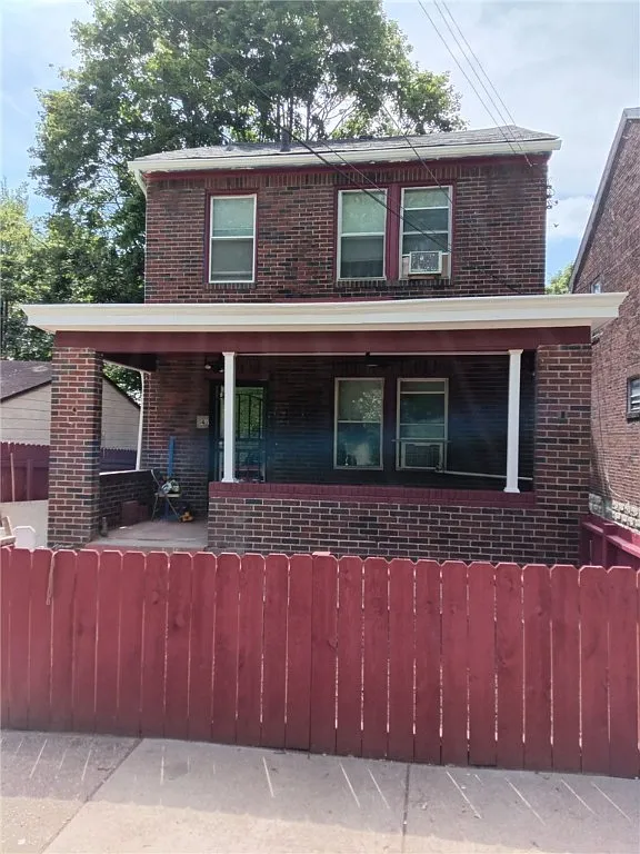 649 Singer Pl photo 1