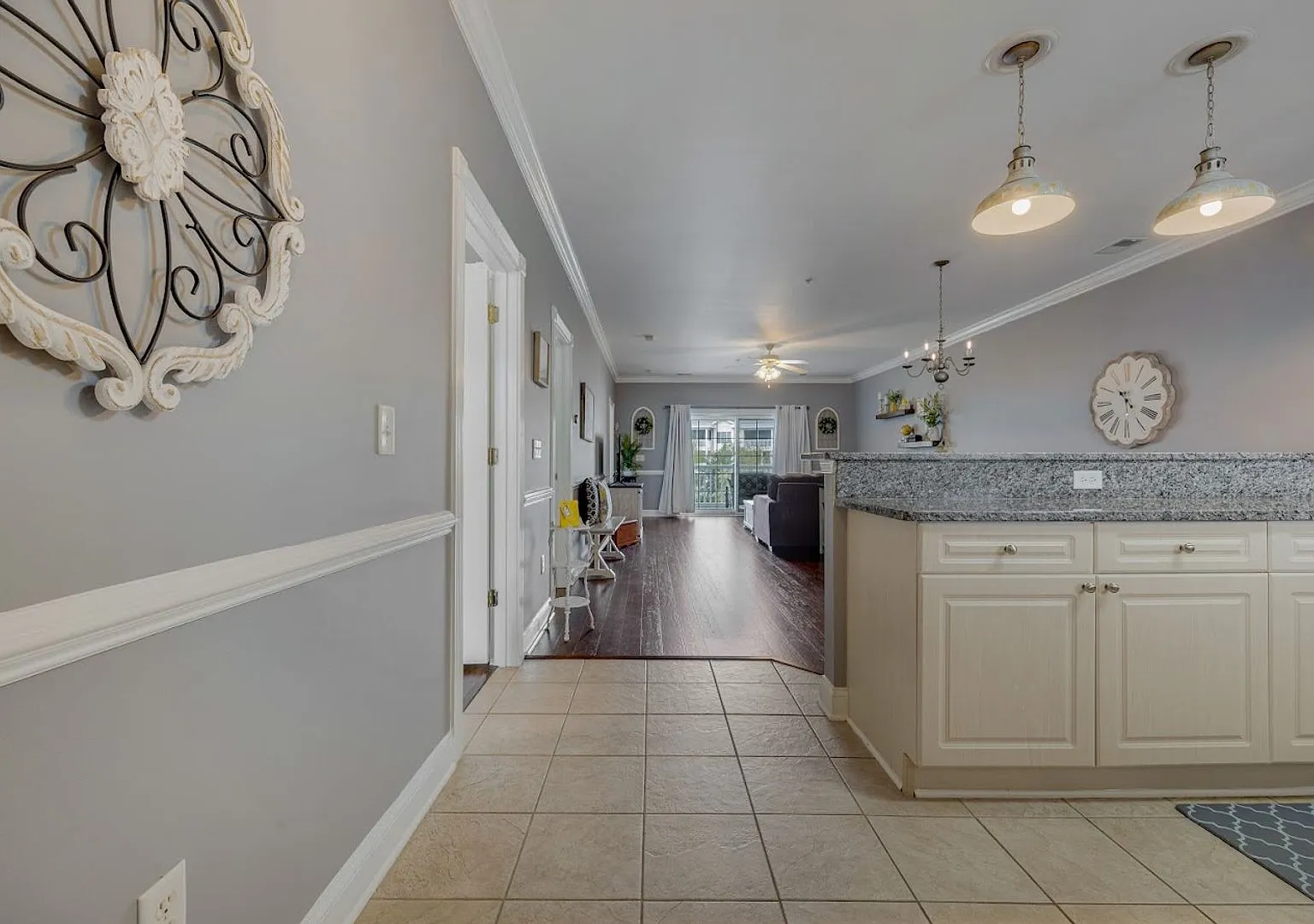 Beautifully Furnished Condo in Magnolia Pointe with a View! — Photo 4
