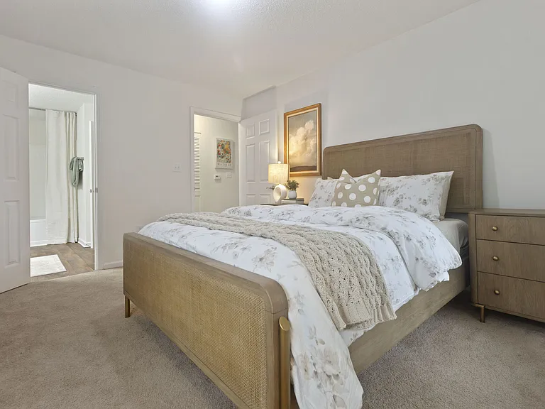 Hollis 7601 — Photo 29