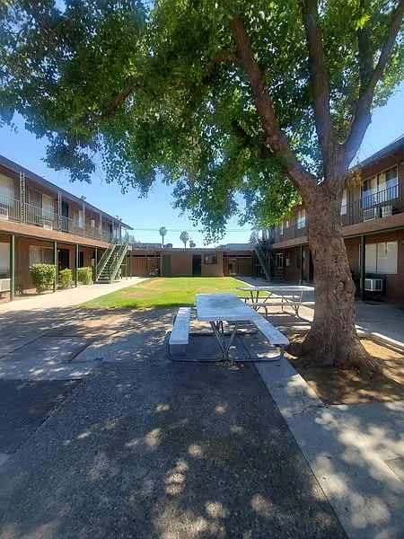 2 bed, $1,115 — Photo 1