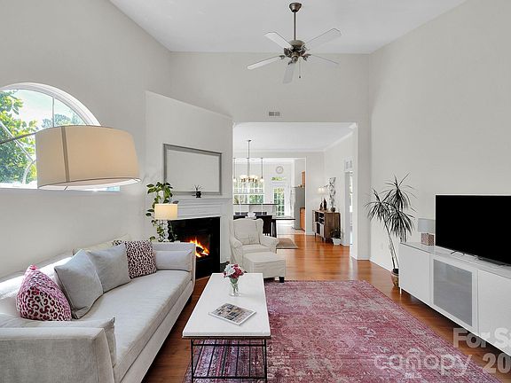 5th image of 602 Pine Links Dr