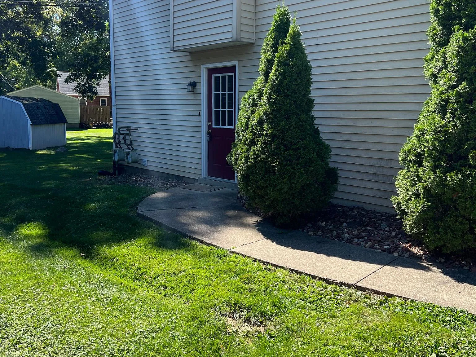 2 bed, 1.5 bath, 1120 sqft, $1,075 — Photo 2