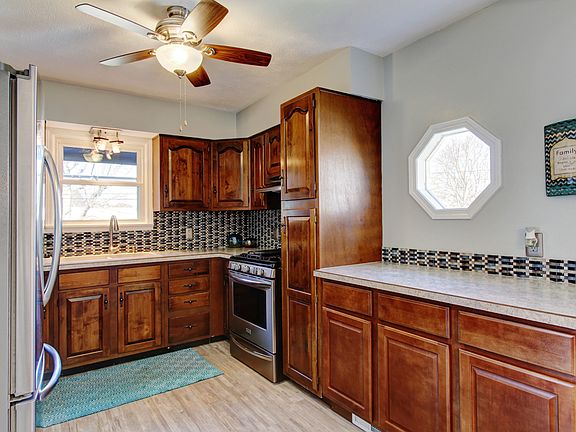 Travertine Tile Backsplash