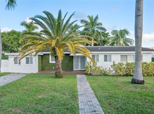 2531 NE 209th Ter, Miami, FL 33180