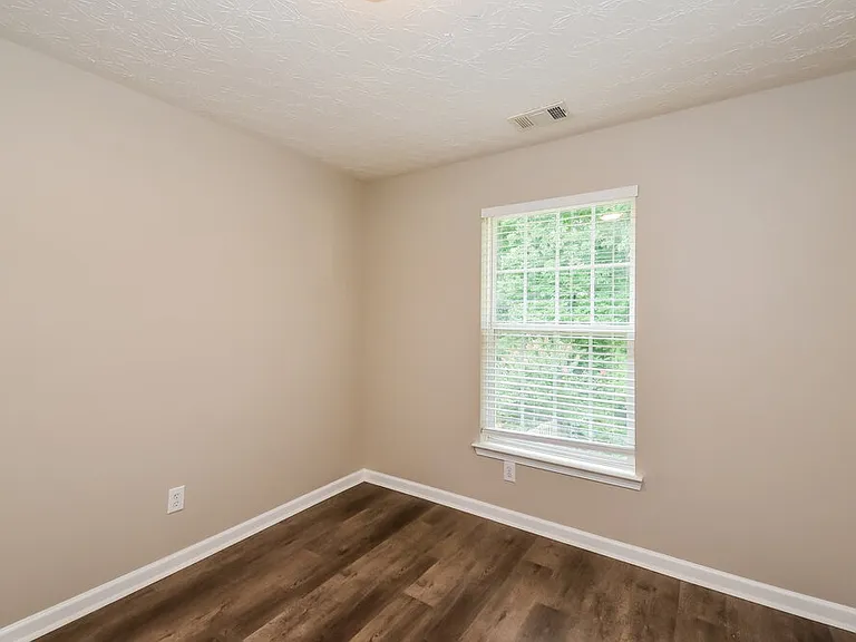 239 Topaz Dr — Photo 10