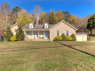 88 Roosevelt Blvd, Eleanor, WV 25070