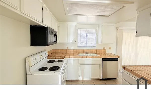 2 bed, 1100 sqft, $1,750 — Photo 4