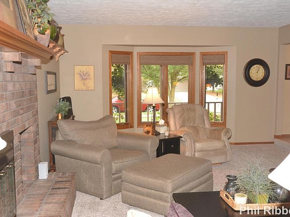 4th image of 3374 Oconto Ct SW