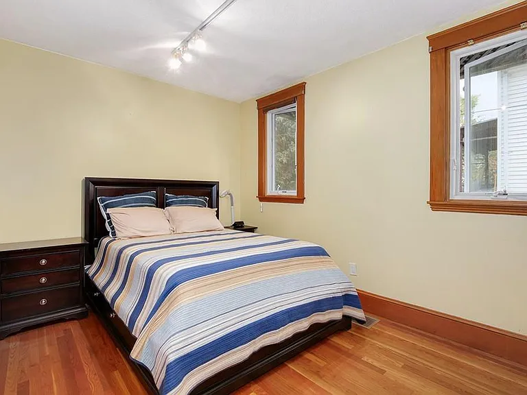 112 Kinnaird St #112 — Photo 6