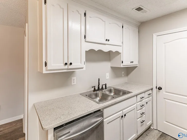 6975 Wall Triana Hwy — Photo 3