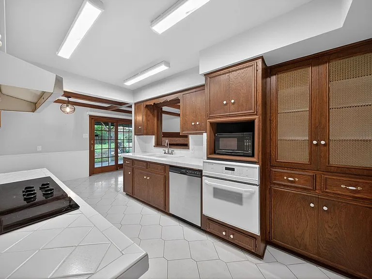 3743 Newrock Dr — Photo 14