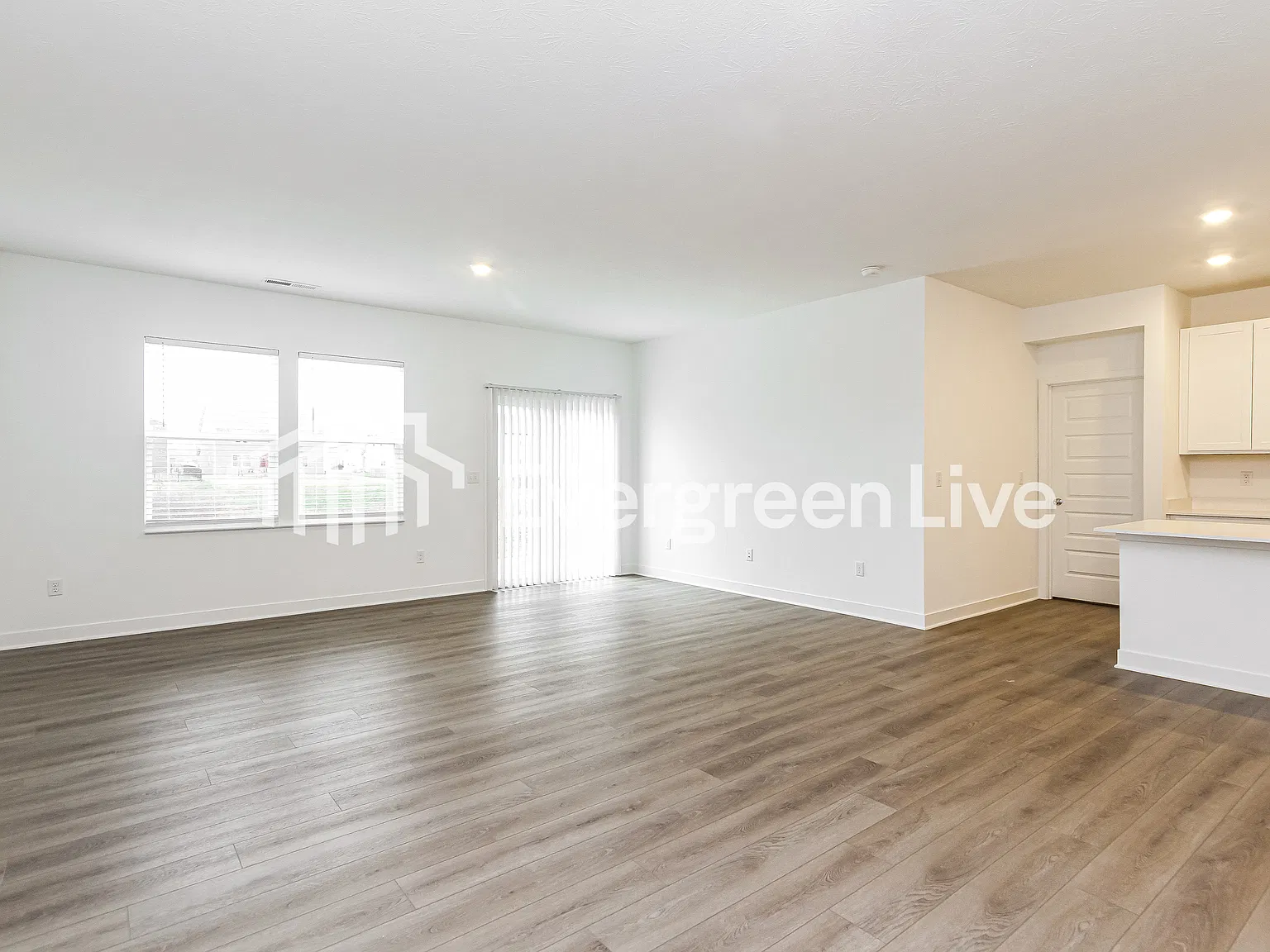 3 bed, 2.0 bath, 1673 sqft, $1,995 — Photo 4