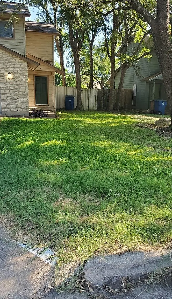 2 bed, 1.5 bath, 1029 sqft, $1,495 — Photo 1