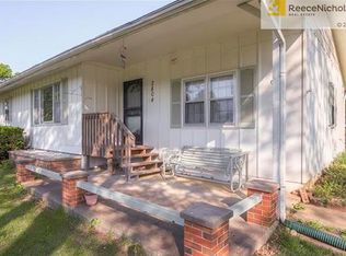 2804 S Baker Rd, Independence, MO 64057