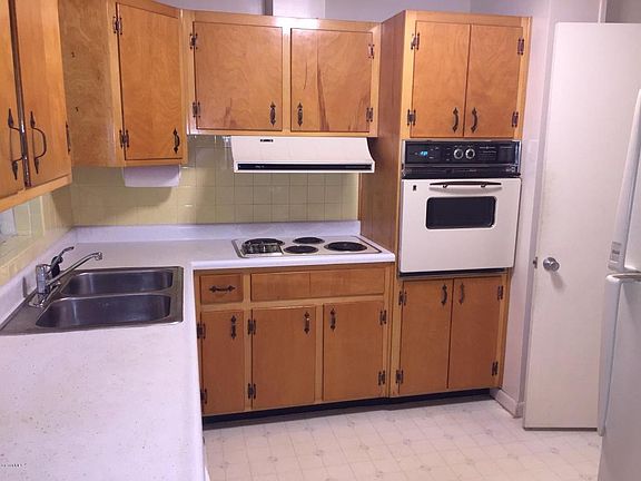 4th image of 910 Westwood Dr