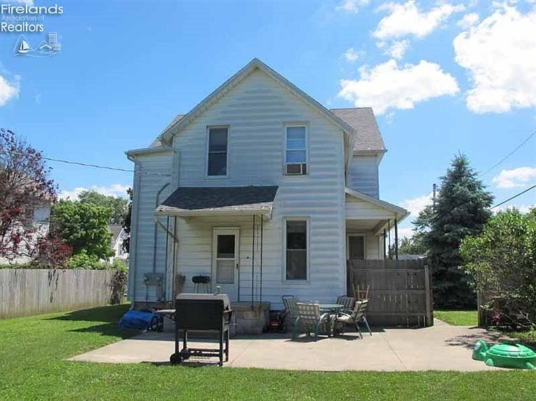 2nd image of 1012 Court St