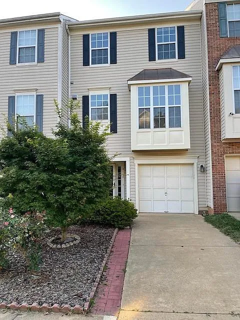 3 bed, 1496 sqft, $2,800 — Photo 1