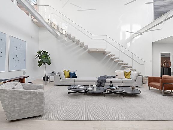 4th image of 5 E 17th St #Penthouse