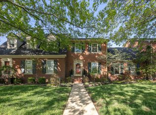 1029 Chinoe Rd, Lexington, KY 40502