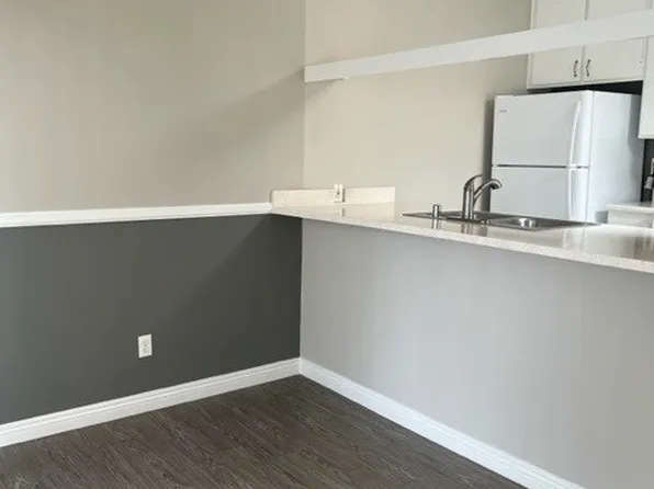 Mesa Pines Apartments