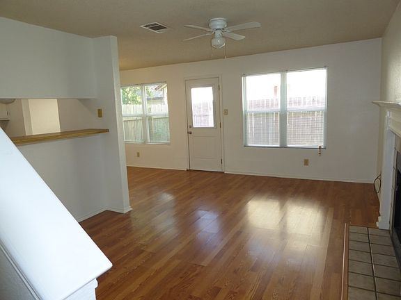 4th image of 9102 Sanger Dr #A