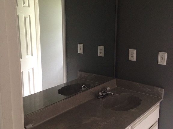 5th image of 953 Woodburne Pl