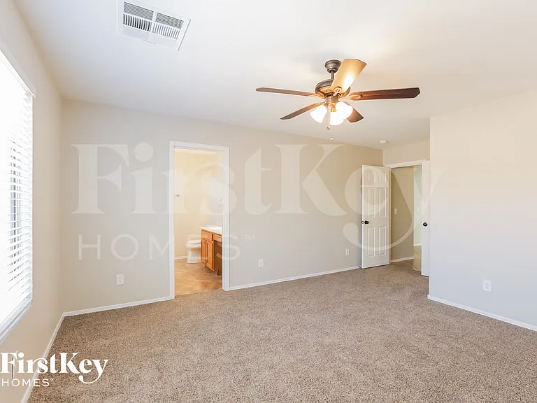 1820 S 106th Ln — Photo 10