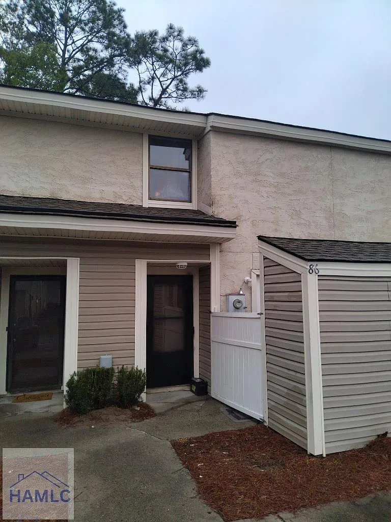 2 bed, 1.5 bath, 1068 sqft, $1,150 — Photo 1