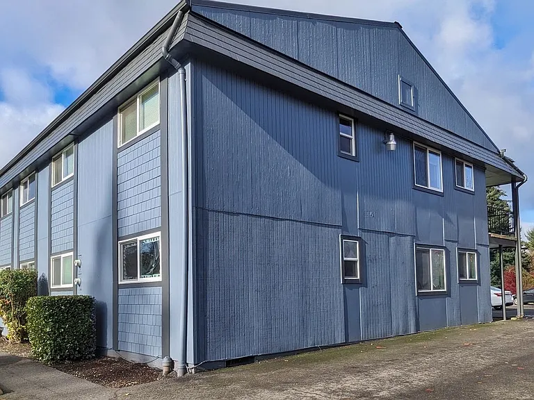 Cully Park Apartments — Photo 12