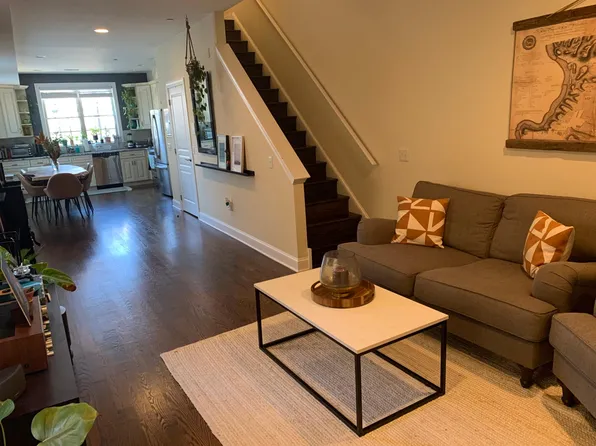 714 S 10th St #D, Philadelphia, PA 19147