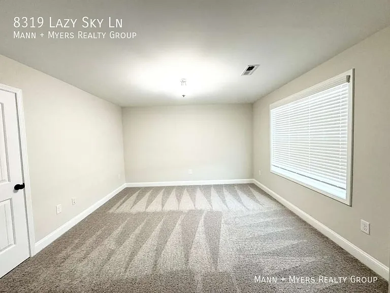 8319 Lazy Sky Ln — Photo 18