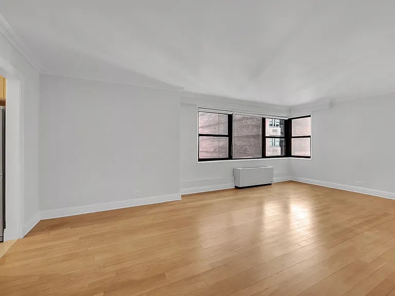 141 E 33rd St #10J — Photo 4
