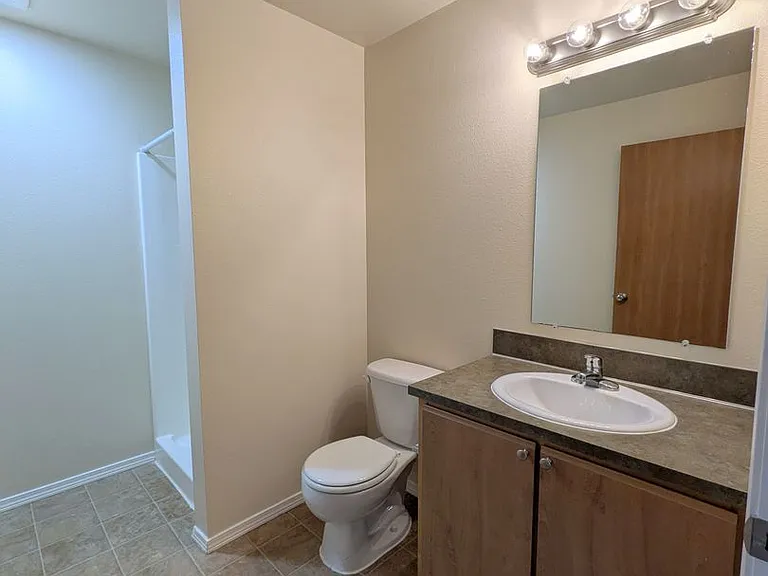Wellesley Park Apartments — Photo 23