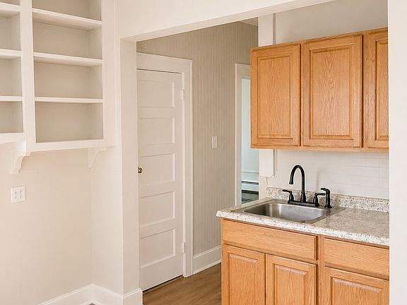 5th image of 355 Goodrich Street
